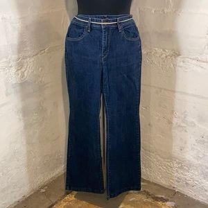 Size 16 bootcut Levi’s (w stretch). Dark Blue Denim